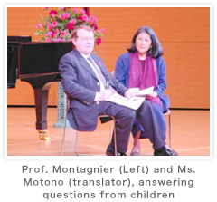Prof. Montagnier (Left) and Ms. Motono (translator), answering questions from children